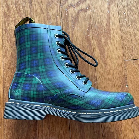 Dr. Martens Drench Black Watch Plaid Rubber Rain Boot Used Blue/Green - Picture 5 of 11